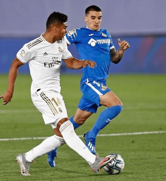 西甲今夜走向成谜；上海久事篮板制胜；管理层满意；赛季目标并未改变 