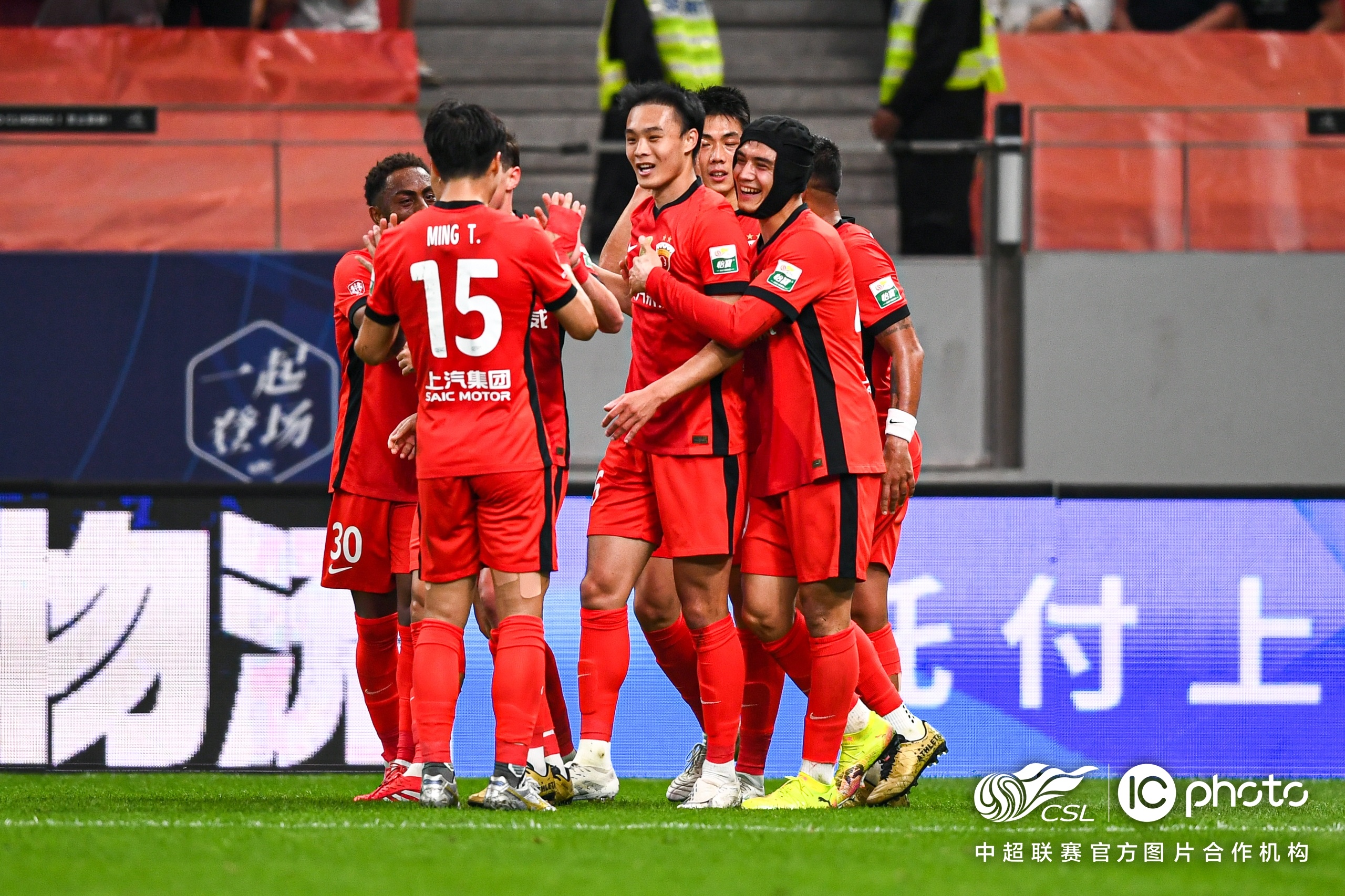 关于风云突变！广州队今夜强势反弹，中超版图或变，赛场秩序良好，年轻球员得到机会的信息