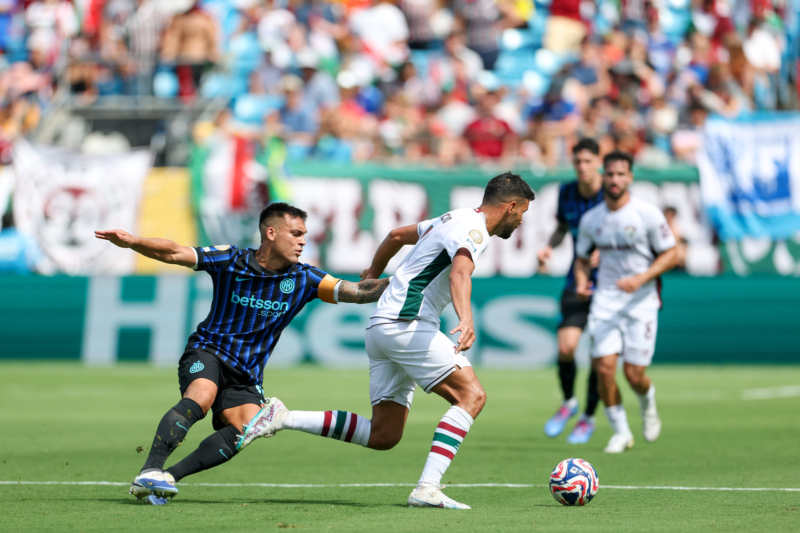 国际米兰发布备战花絮，冲刺阶段遗憾出局，英超任务艰巨，赛季目标并未改变的简单介绍