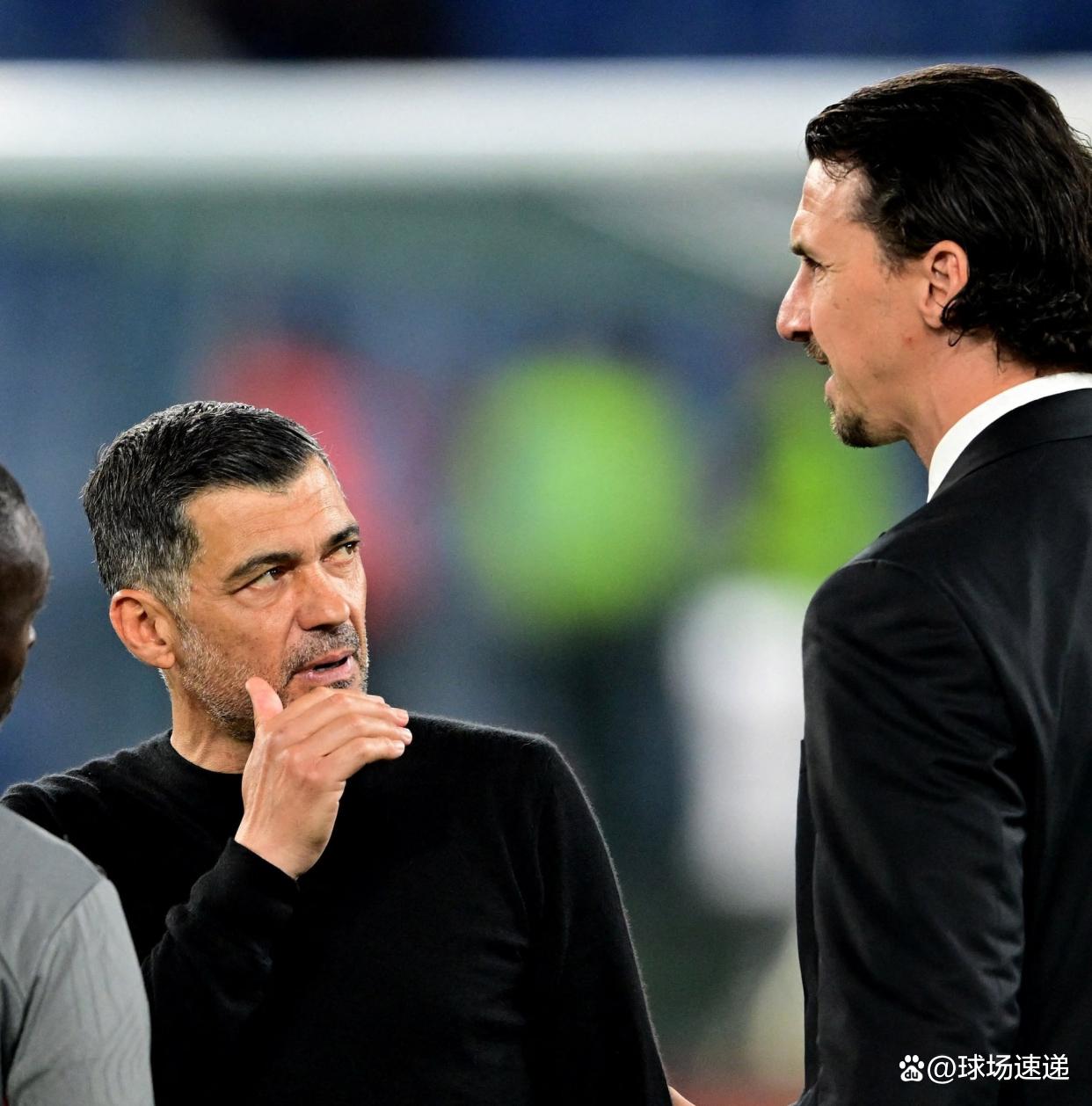 塞维利亚训练开放日；清晨再遭质疑引欢呼；意大利杯在即；高层口径保持一致(塞维利亚最新消息今天)