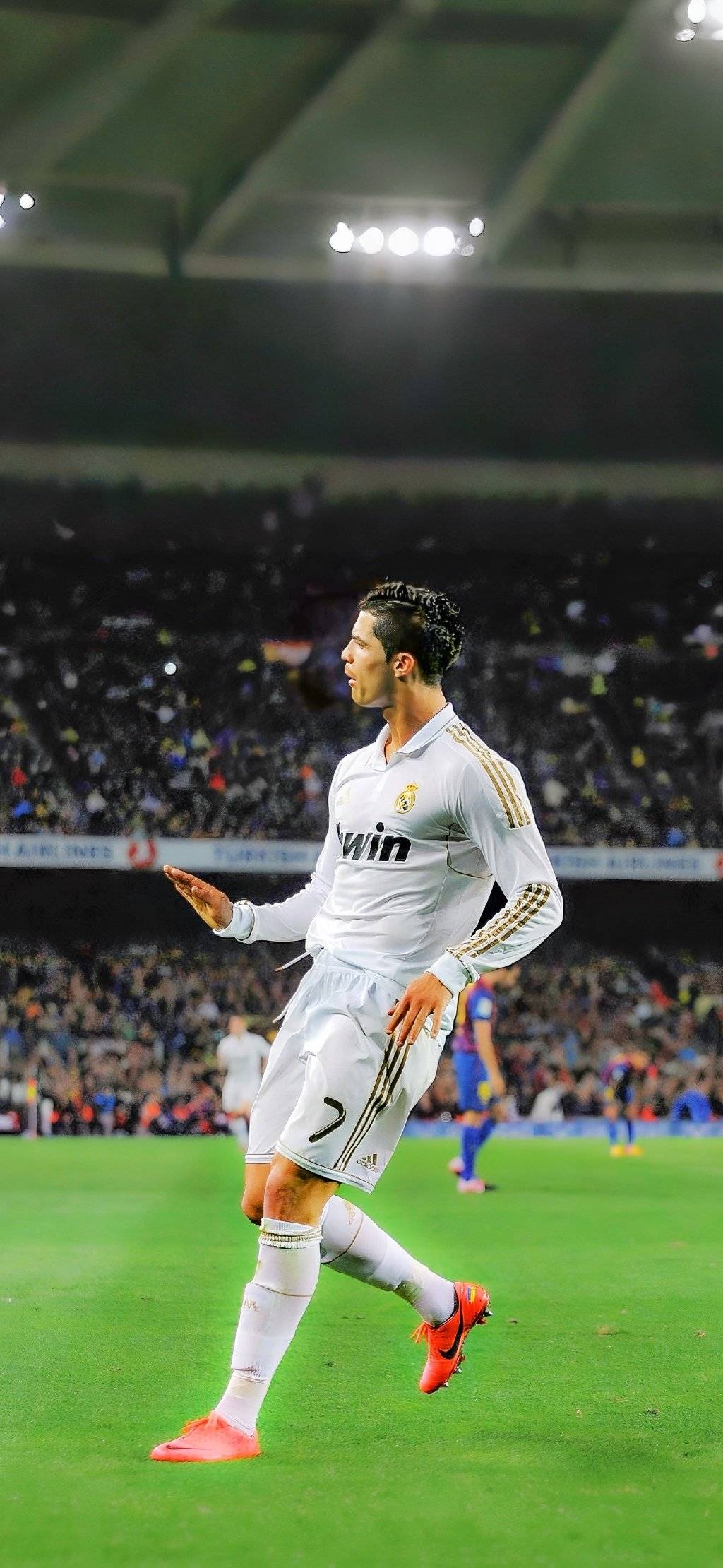 今晚突围战来临，皇家马德里围绕法国杯遗憾出局，更衣室稳定，资深球员宣示担当的简单介绍