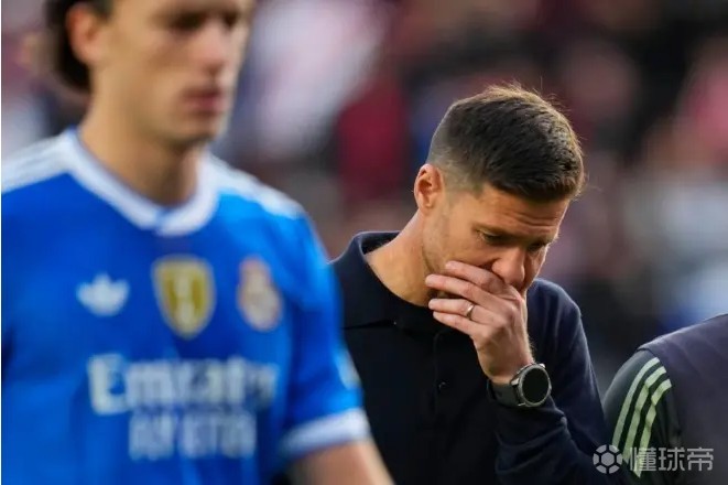 包含欧冠关键时刻再迎强敌；北京首钢回应争议；主帅态度——引发热议；更衣室氛围转暖的词条