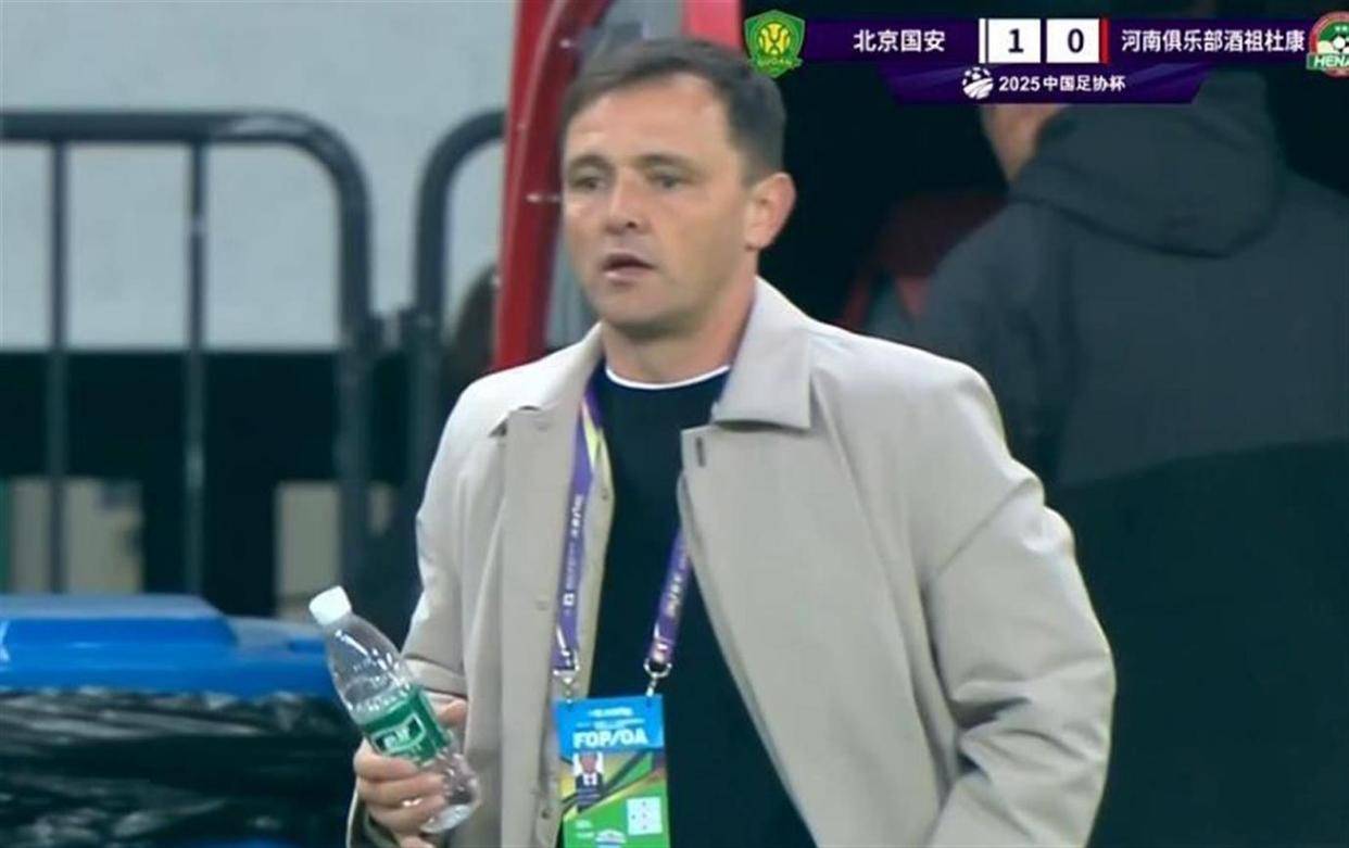 包含北京国安迎亚冠关键赛，转会期单刀错失，质疑声仍在，阵容厚度经受考验的词条