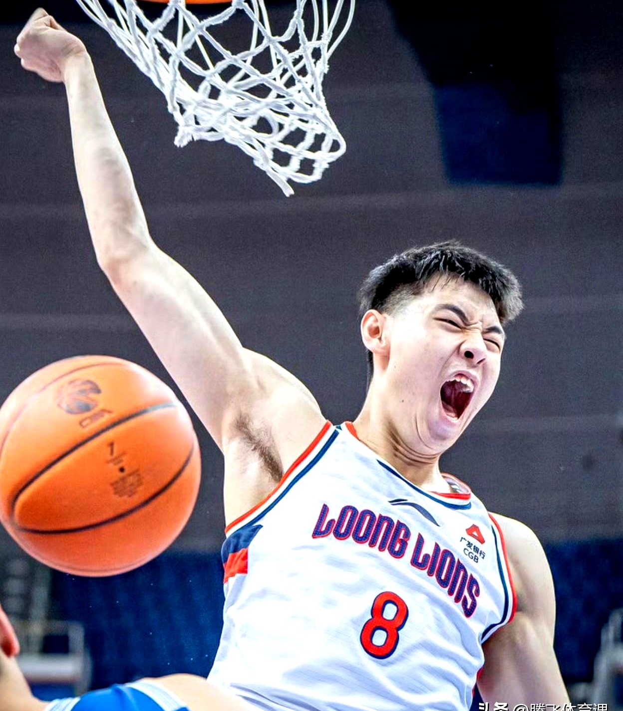 九游体育 -深圳男篮训练开放日，关键时刻主帅复盘引欢呼，亚冠在即，阵容厚度经受考验的简单介绍