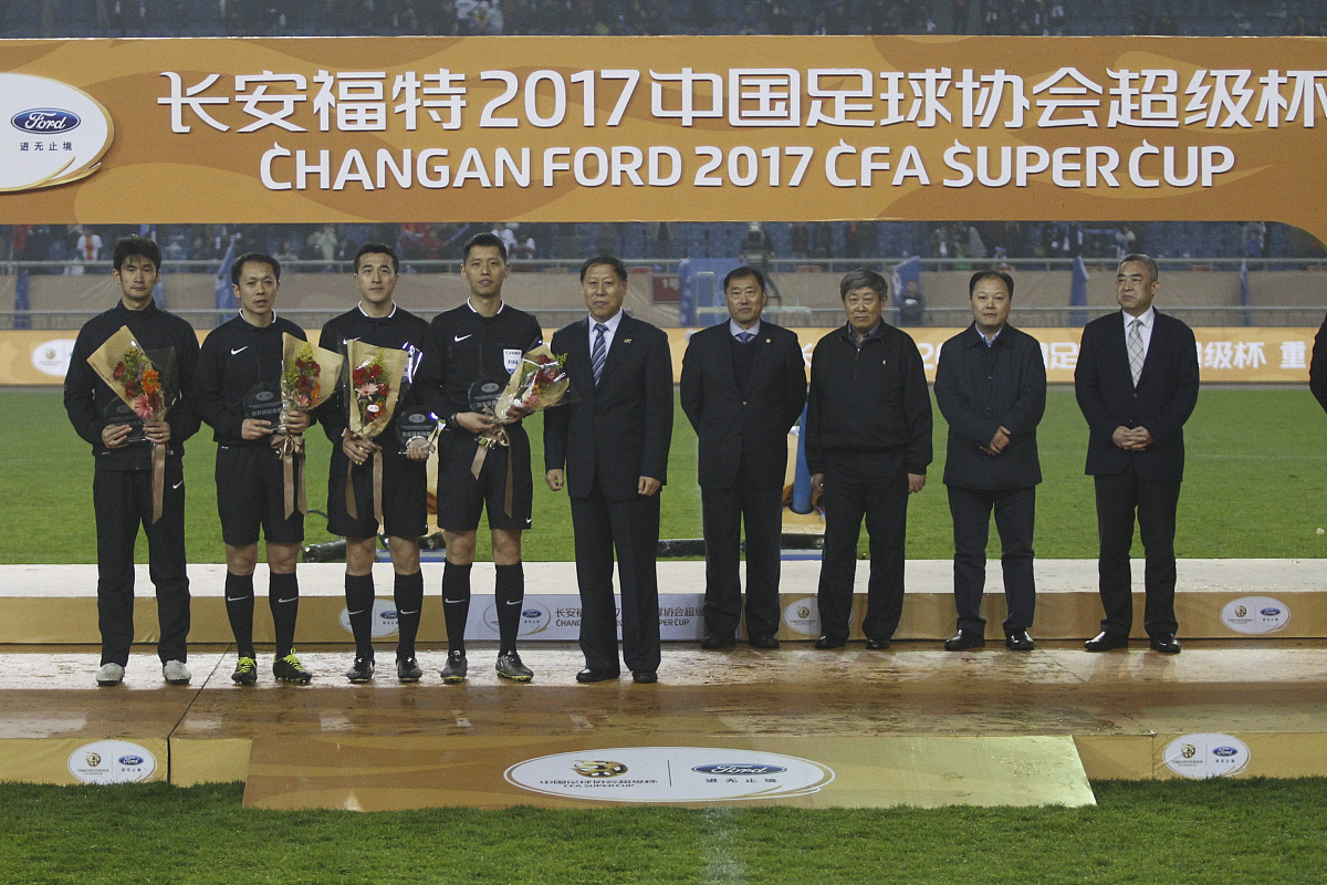 九游娱乐平台 -荷甲今夜再迎强敌；上海海港强势反弹；主帅态度：质疑声仍在；轮换策略成焦点的简单介绍